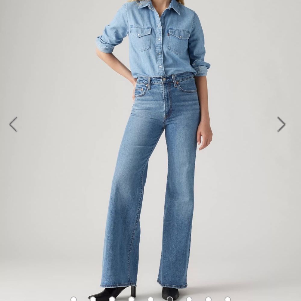 **SOLD** Levi’s Ribcage Bell Jeans